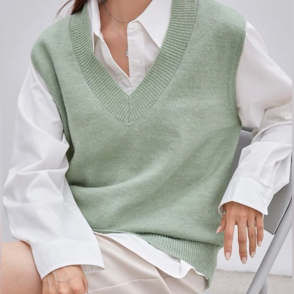 ZARA Preppy & Smart Sweater Vest with ribbed V neckline in beautiful baby blue🔥 - Picture 12 of 13